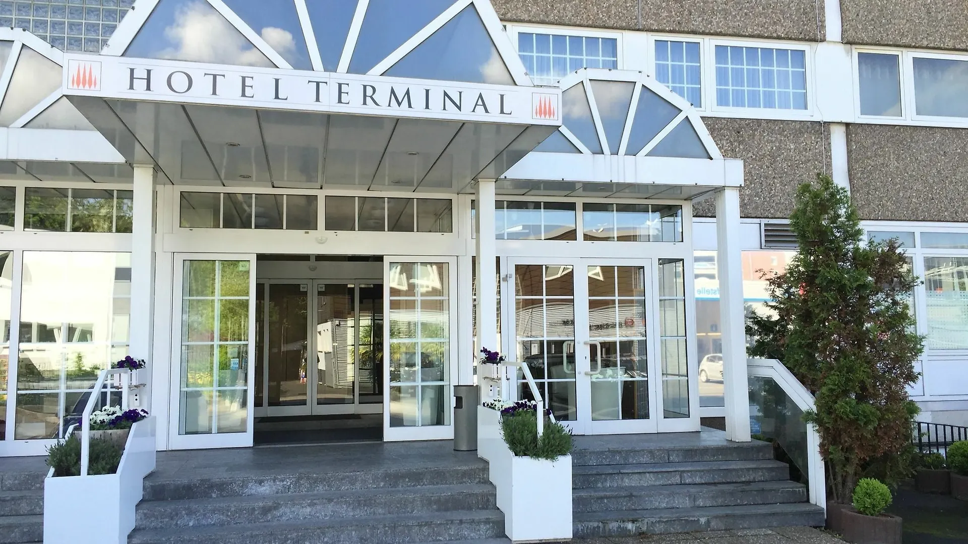 Terminal Hotel Köln 3*,